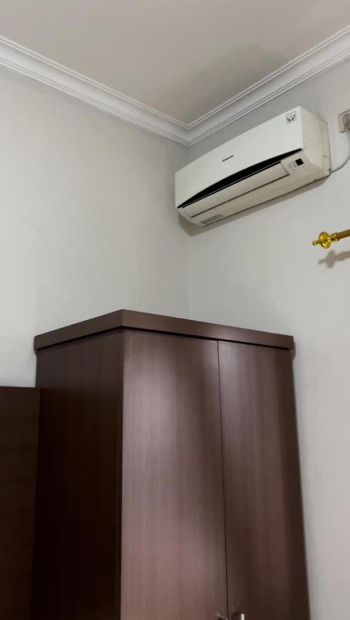 Hens Guesthouse Syariah Gadobangkong エクステリア 写真