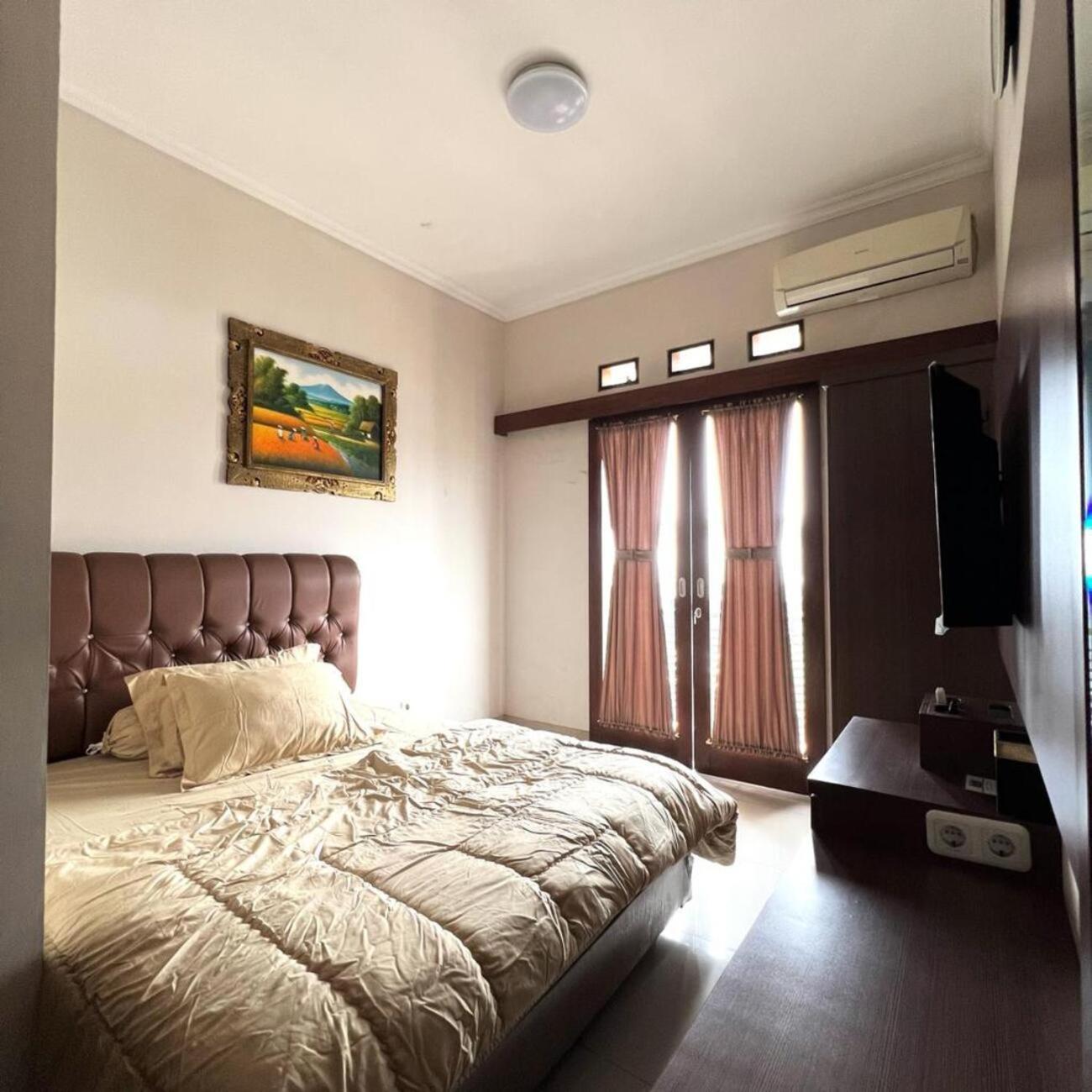 Hens Guesthouse Syariah Gadobangkong エクステリア 写真
